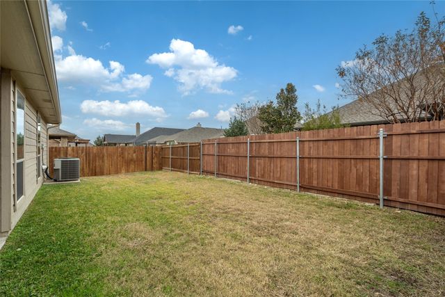 649 Cattlemans Way, Fort Worth, TX 76131