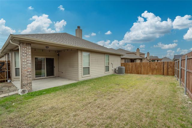 649 Cattlemans Way, Fort Worth, TX 76131