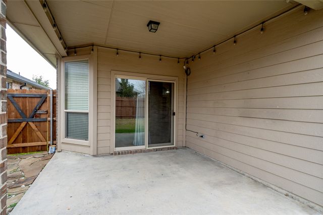 649 Cattlemans Way, Fort Worth, TX 76131