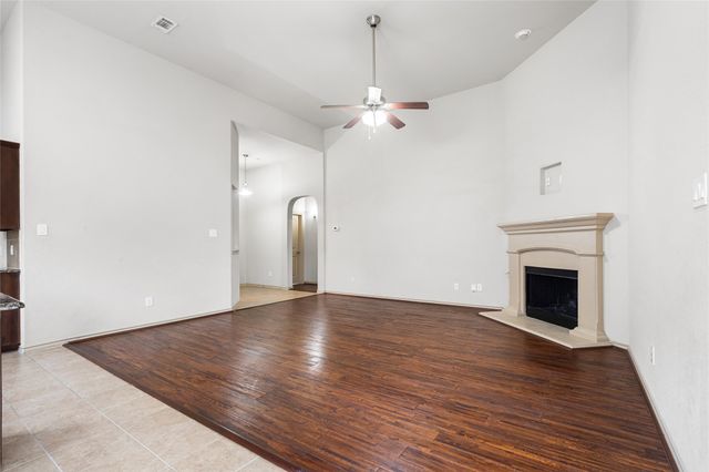 649 Cattlemans Way, Fort Worth, TX 76131