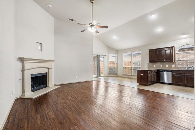 649 Cattlemans Way, Fort Worth, TX 76131