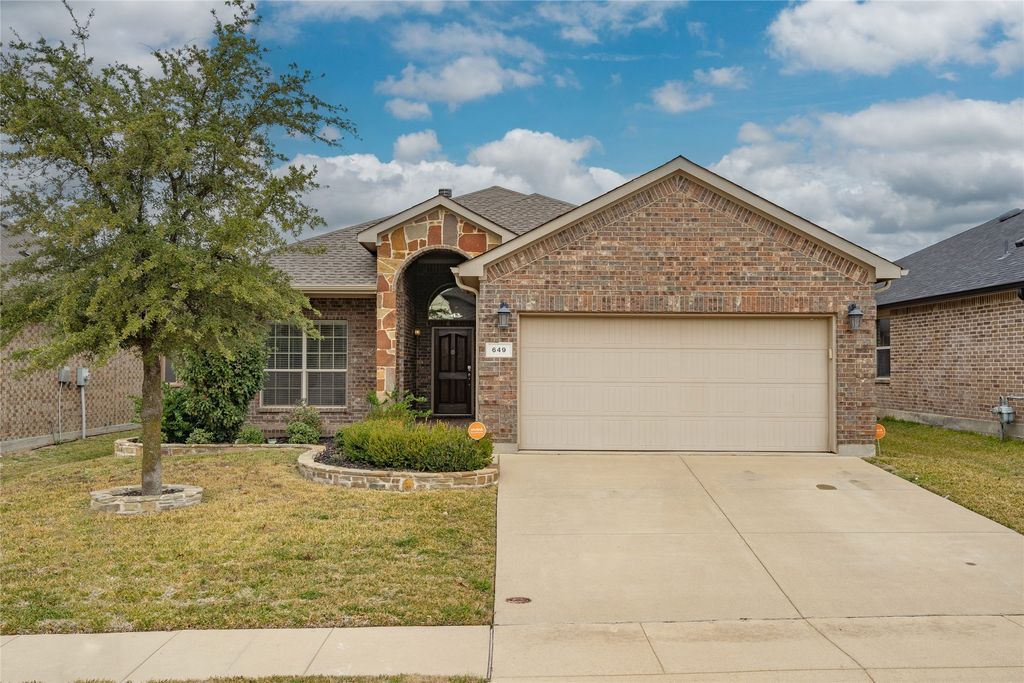 649 Cattlemans Way, Fort Worth, TX 76131