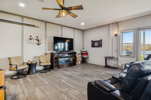 185 Shoals Lndg, Ashland City, TN 37015