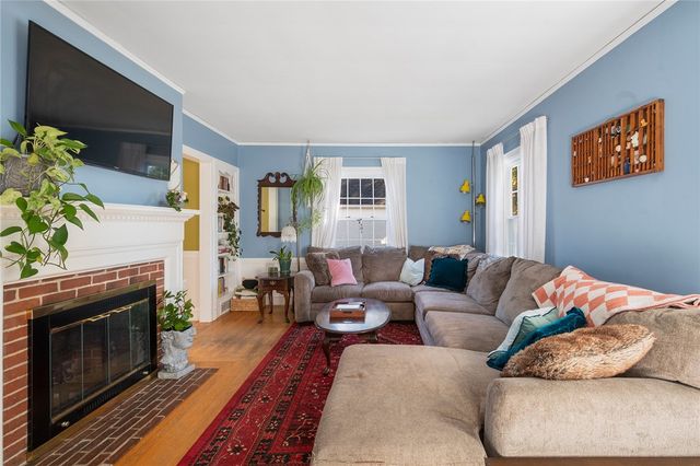 7 Alpha Court, North Providence, RI 02911