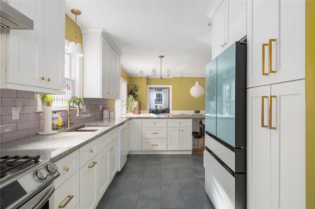 7 Alpha Court, North Providence, RI 02911
