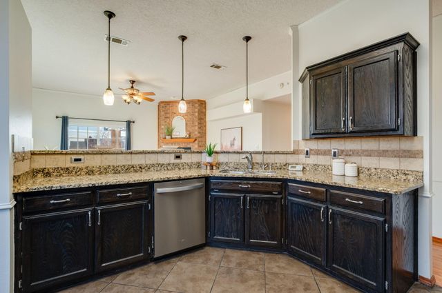 4708 Lacy Spine Road NW, Albuquerque, NM 87114