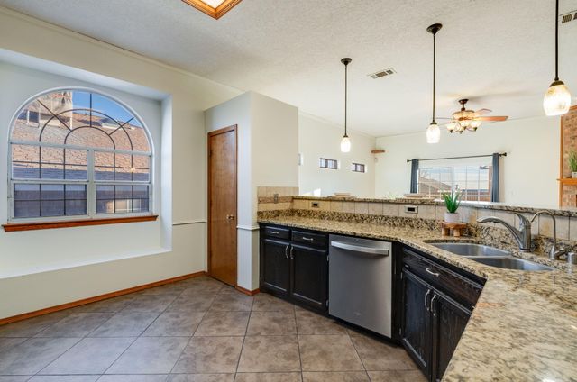 4708 Lacy Spine Road NW, Albuquerque, NM 87114