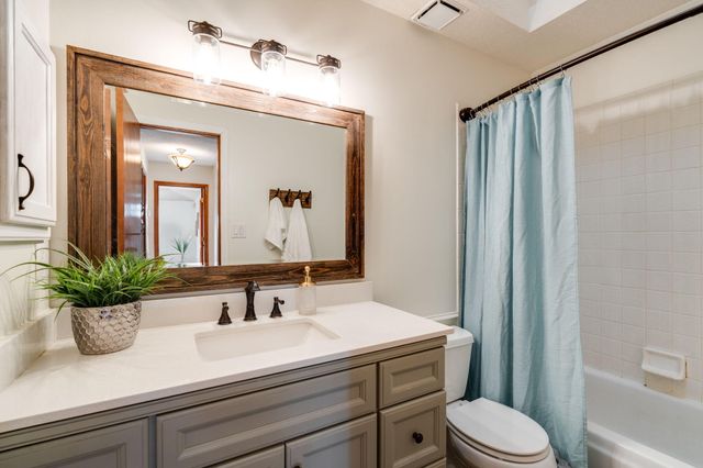 4708 Lacy Spine Road NW, Albuquerque, NM 87114