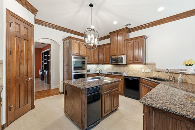 2408 Beachview Drive, Flower Mound, TX 75022