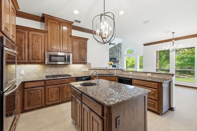 2408 Beachview Drive, Flower Mound, TX 75022