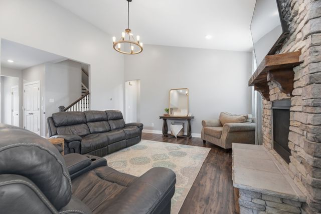 1265 Cotillion Dr, Murfreesboro, TN 37128