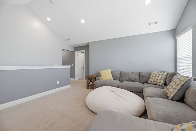 1265 Cotillion Dr, Murfreesboro, TN 37128