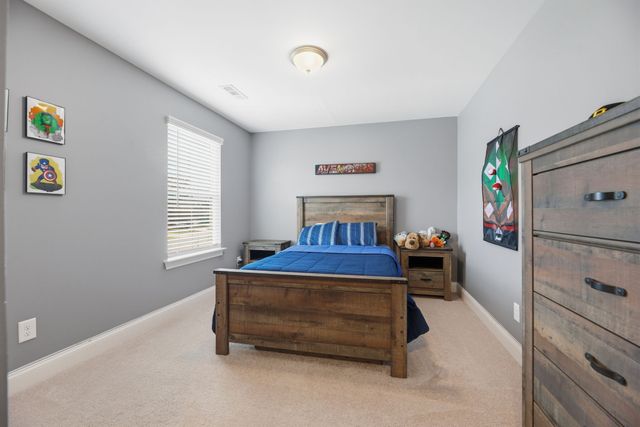 1265 Cotillion Dr, Murfreesboro, TN 37128