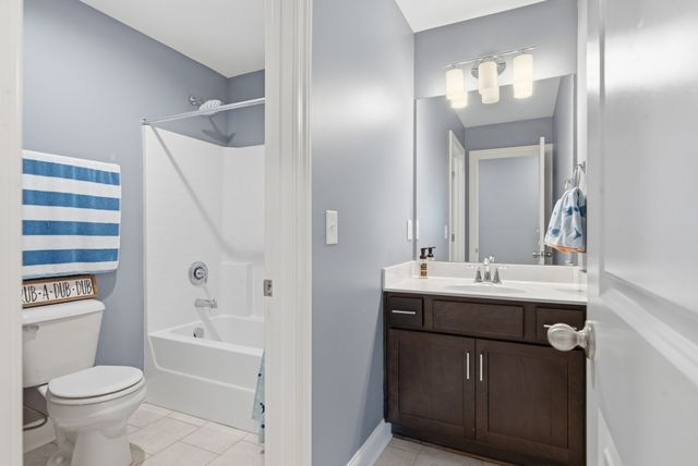 1265 Cotillion Dr, Murfreesboro, TN 37128