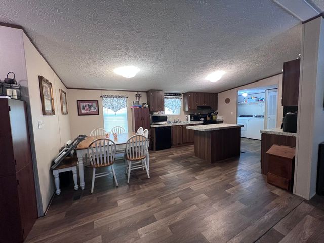 691 & 695 Blue Ridge Church Road, Pineville, KY 40977