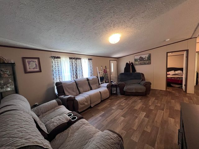 691 & 695 Blue Ridge Church Road, Pineville, KY 40977