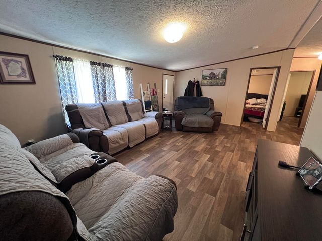 691 & 695 Blue Ridge Church Road, Pineville, KY 40977