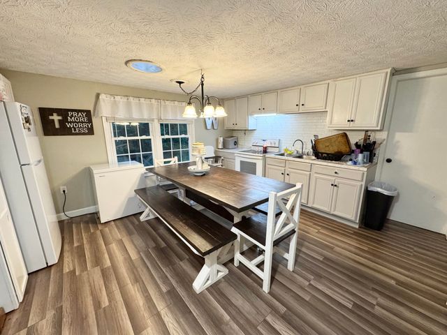 691 & 695 Blue Ridge Church Road, Pineville, KY 40977