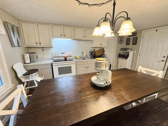 691 & 695 Blue Ridge Church Road, Pineville, KY 40977