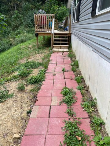 691 & 695 Blue Ridge Church Road, Pineville, KY 40977