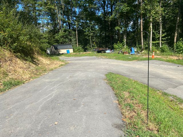 691 & 695 Blue Ridge Church Road, Pineville, KY 40977