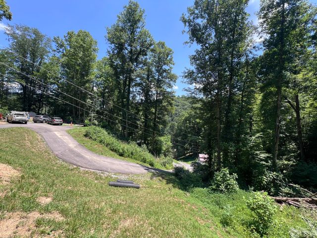 691 & 695 Blue Ridge Church Road, Pineville, KY 40977