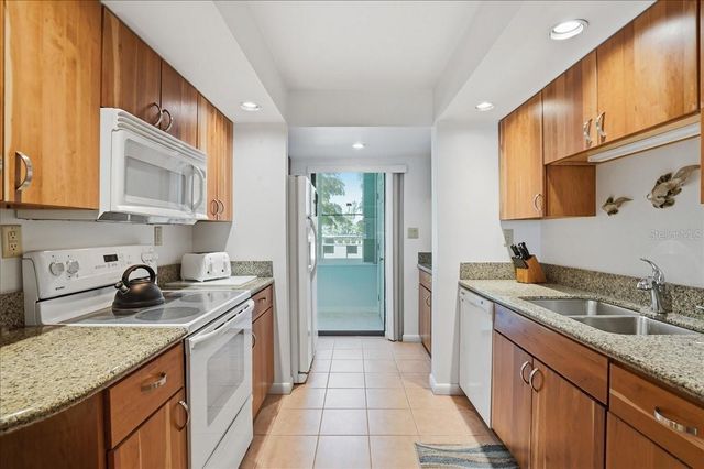 6500 FLOTILLA DRIVE 212, Holmes Beach, FL 34217