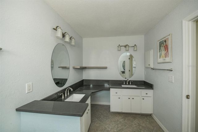 1625 BAY HILL CIRCLE, Sarasota, FL 34232