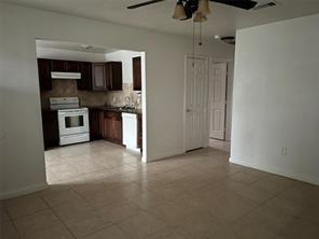 4725 10th Street, Bacliff, TX 77518