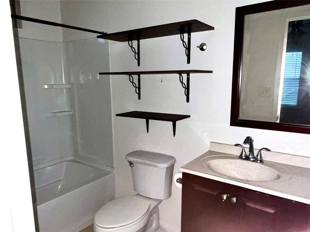 4725 10th Street, Bacliff, TX 77518