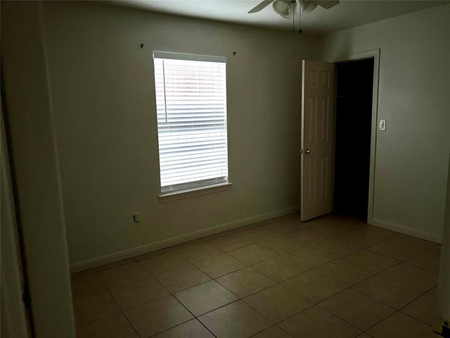 4725 10th Street, Bacliff, TX 77518