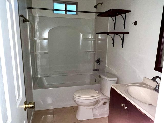 4725 10th Street, Bacliff, TX 77518