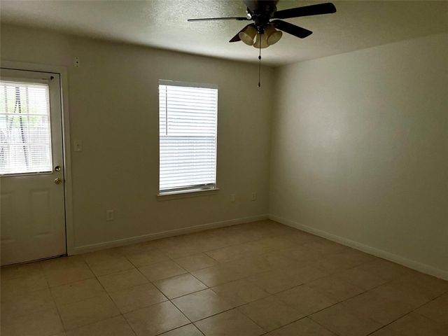 4725 10th Street, Bacliff, TX 77518