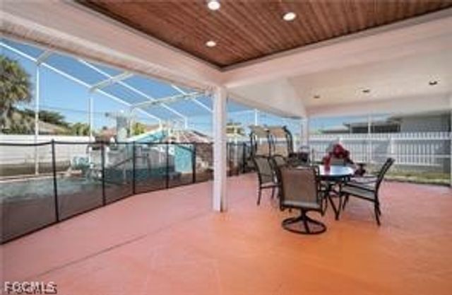 905 SE 27th TER, Cape Coral, FL 33904