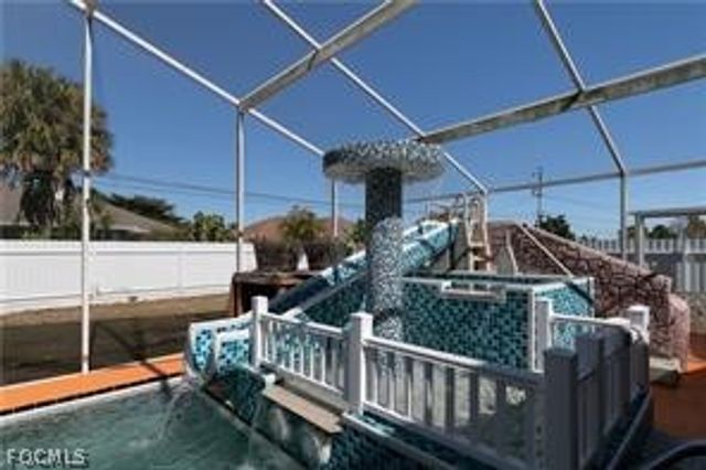 905 SE 27th TER, Cape Coral, FL 33904