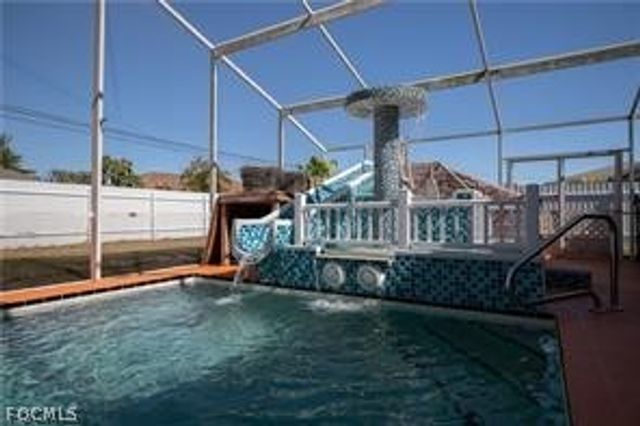 905 SE 27th TER, Cape Coral, FL 33904