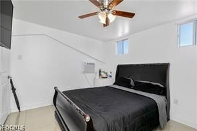 905 SE 27th TER, Cape Coral, FL 33904