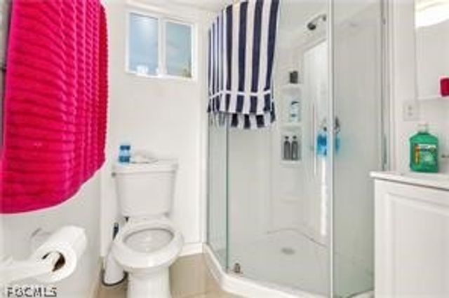 905 SE 27th TER, Cape Coral, FL 33904