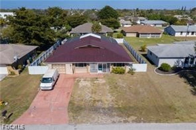 905 SE 27th TER, Cape Coral, FL 33904