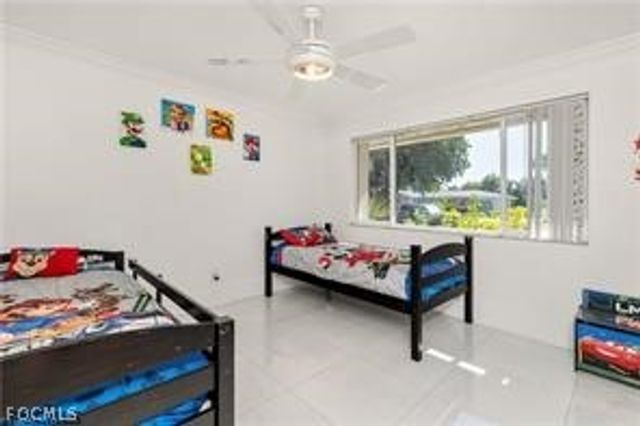 905 SE 27th TER, Cape Coral, FL 33904