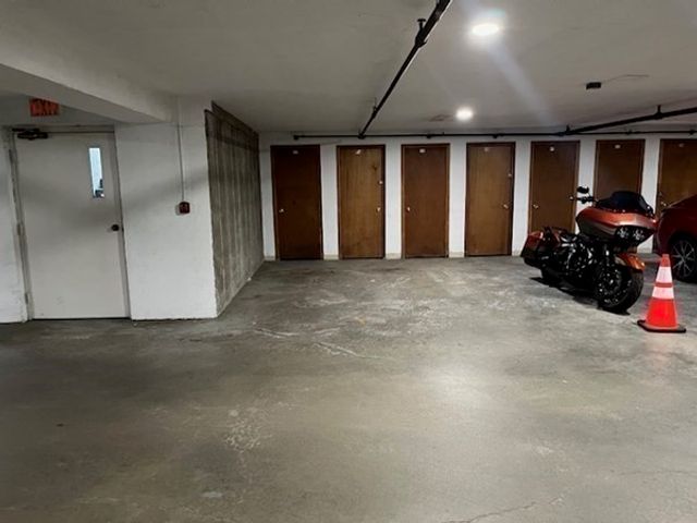 8 Ledgewood Way 10, Peabody, MA 01960