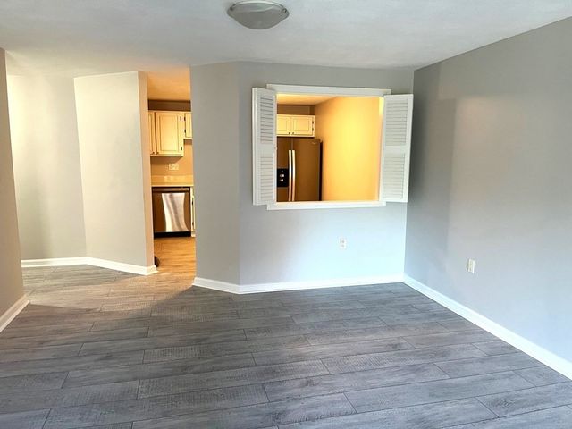 8 Ledgewood Way 10, Peabody, MA 01960