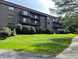 8 Ledgewood Way 10, Peabody, MA 01960