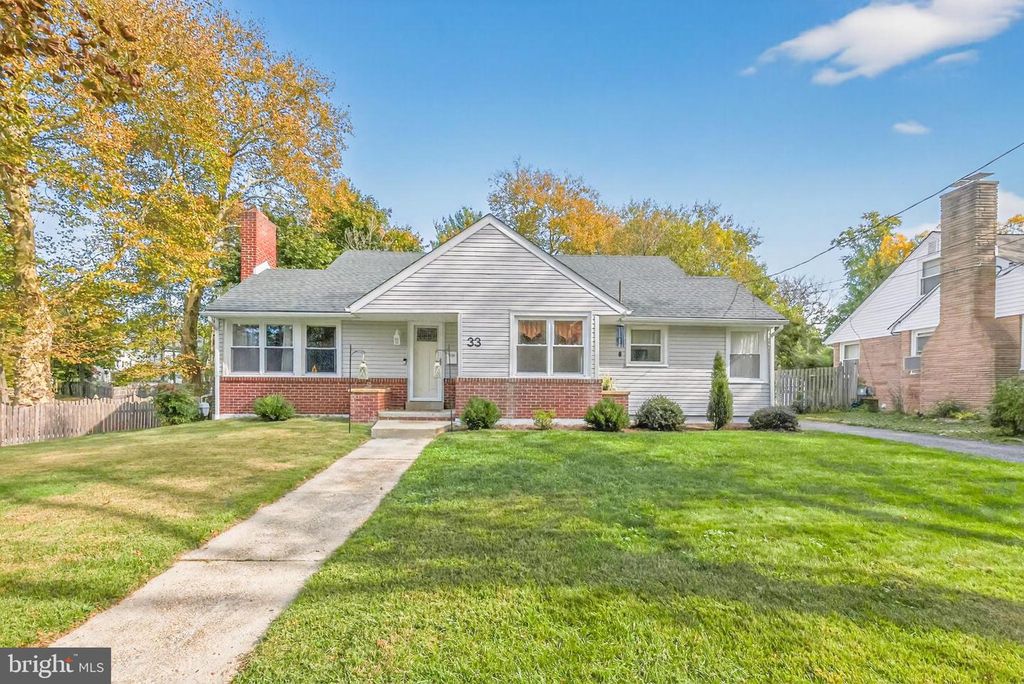 33 CEDAR AVE, Pitman, NJ 08071