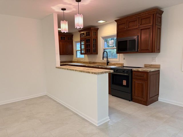 6305 Catalpa STREET, Greendale, WI 53129