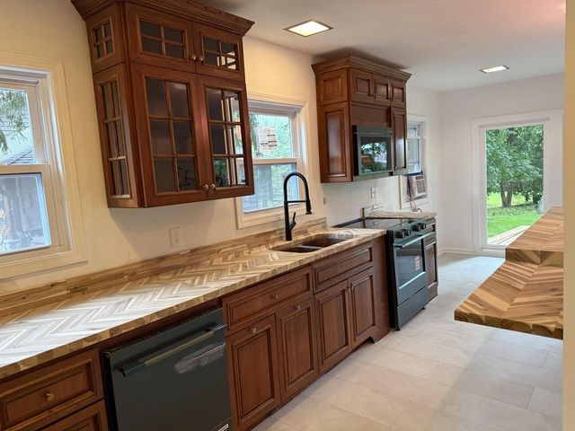 6305 Catalpa STREET, Greendale, WI 53129