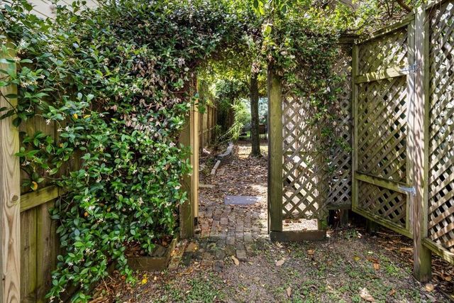 1427 Winnie Street, Galveston, TX 77550