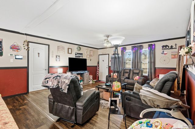 102 County Road 479, Castroville, TX 78009