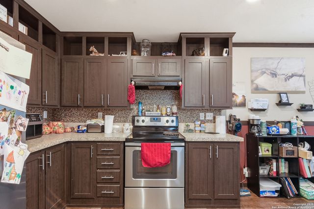 102 County Road 479, Castroville, TX 78009
