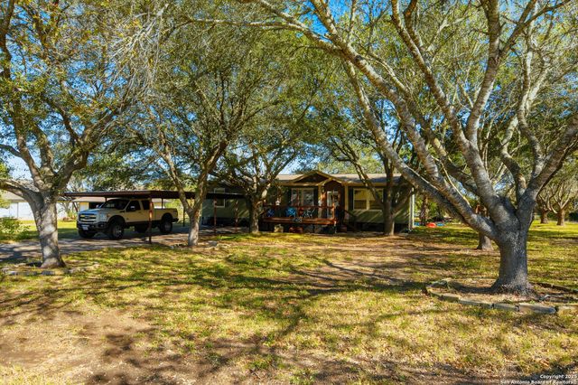 102 County Road 479, Castroville, TX 78009
